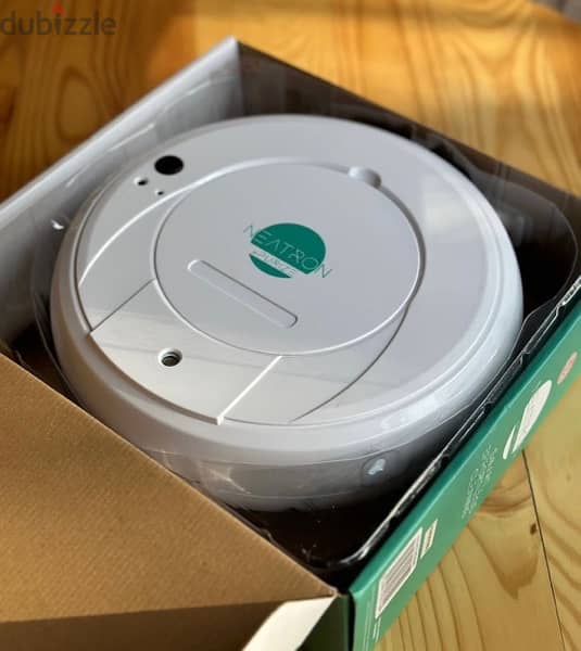 Neatron robot vacuum مكنسبة روبوت 1