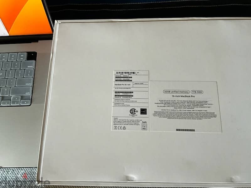 Macbook Pro M1 MAX 16 inch 2021 silver 4