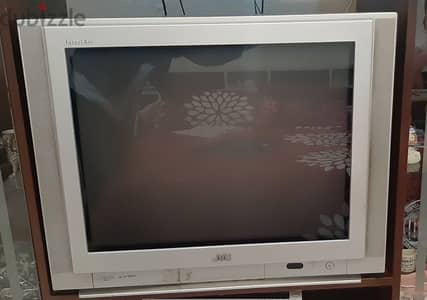 تلفزيون jvc 42 inch  بحالة جيدة