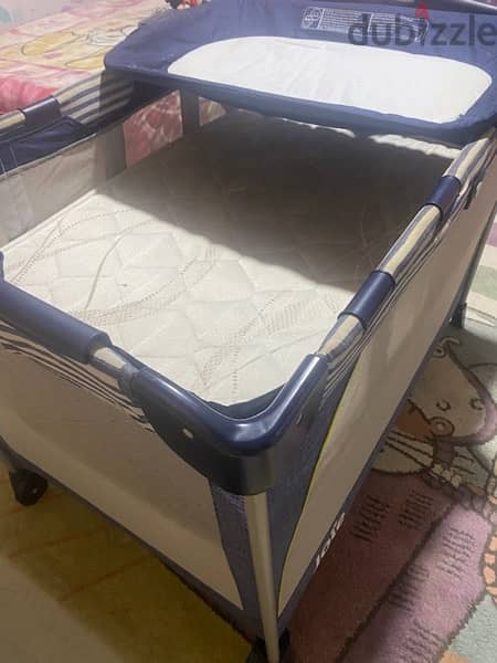 Joie park as new (excellent condition) with mattress 4