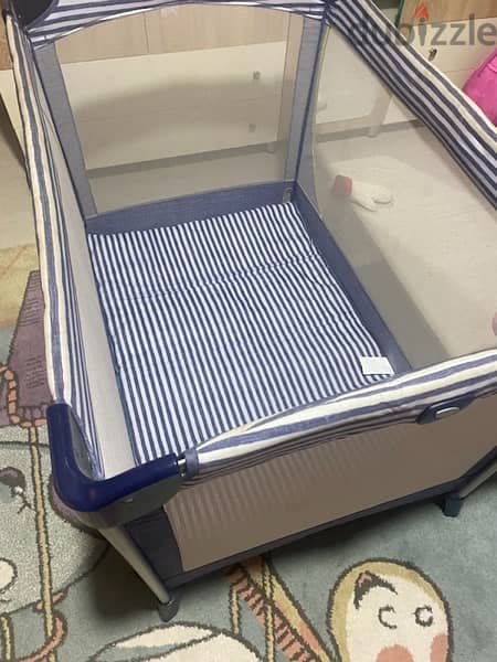 Joie park as new (excellent condition) with mattress 5