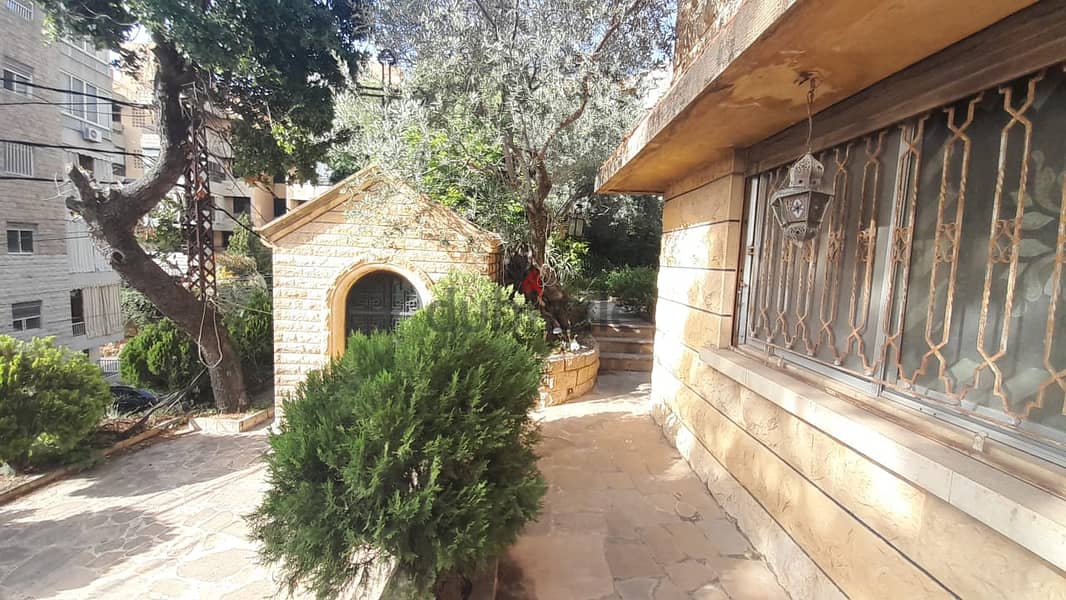 Exclusive Villa for sale  In Mansourieh | Mountains and Beirut view 7