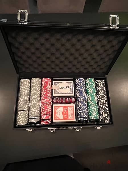 poker set 300chips new 1