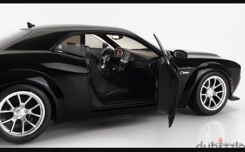 Dodge Challenger Hellcat Black Ghost '23 diecast car model 1;18. 5