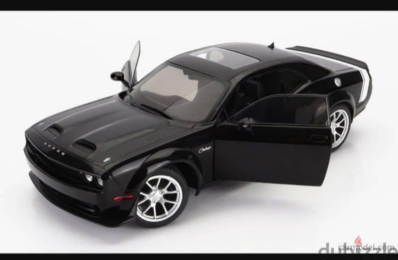 Dodge Challenger Hellcat Black Ghost '23 diecast car model 1;18. 6