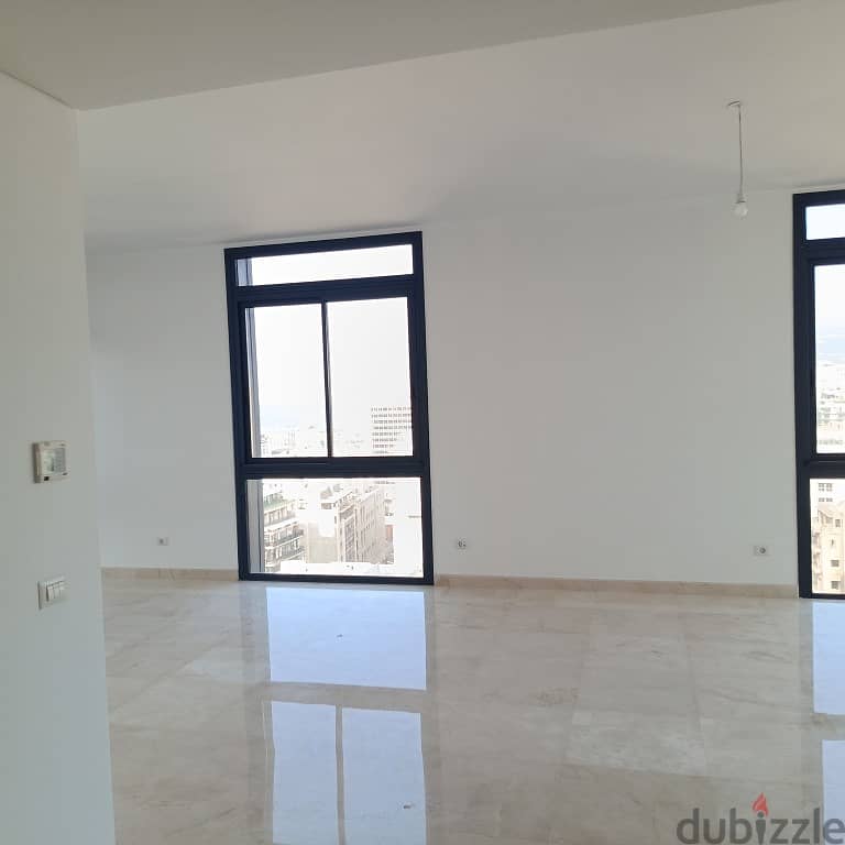195 Sqm | Luxury Apartment in Spears | Panoramic Sea & City View 4