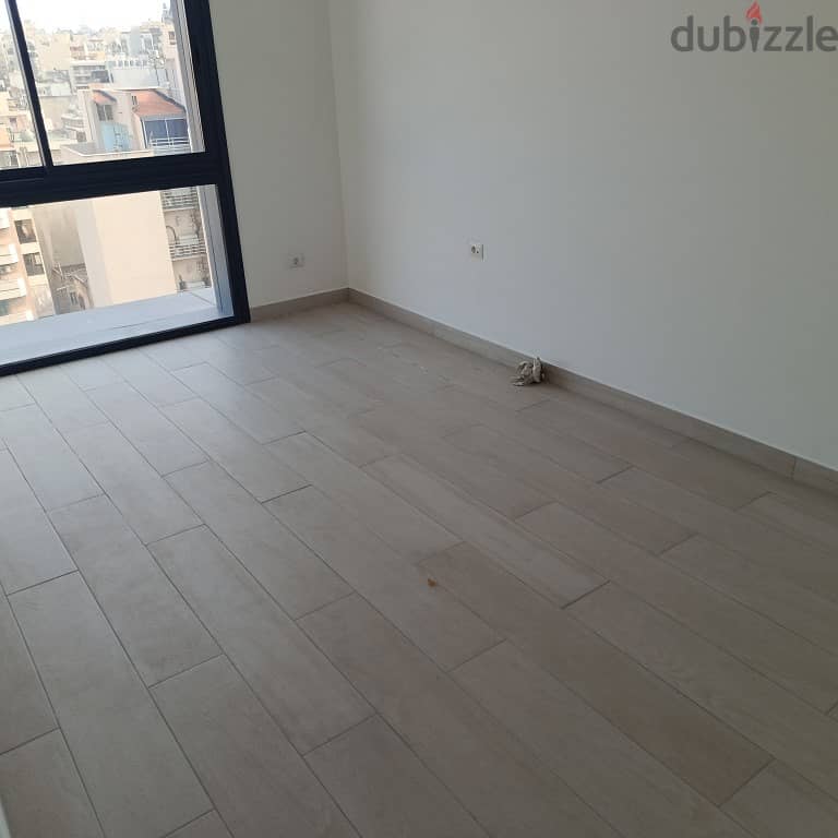 195 Sqm | Luxury Apartment in Spears | Panoramic Sea & City View 5