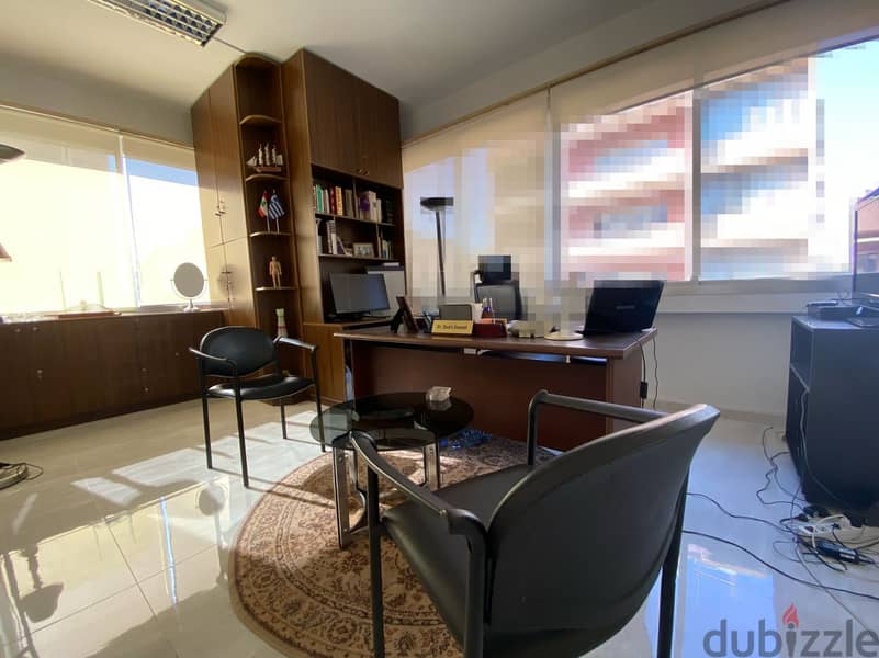 Office for sale in badaro مكتب للبيع في بدارو 7