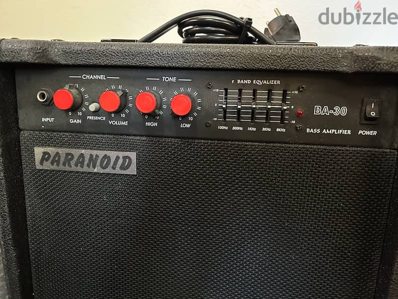 bass guitar and amplifier 5