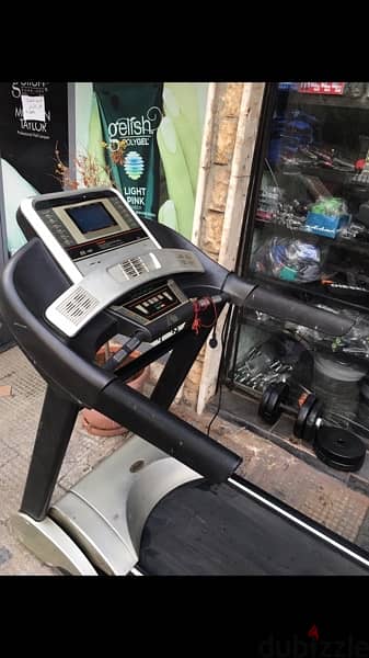 big treadmill like new hold up to 150kg with incline usb speakers 2