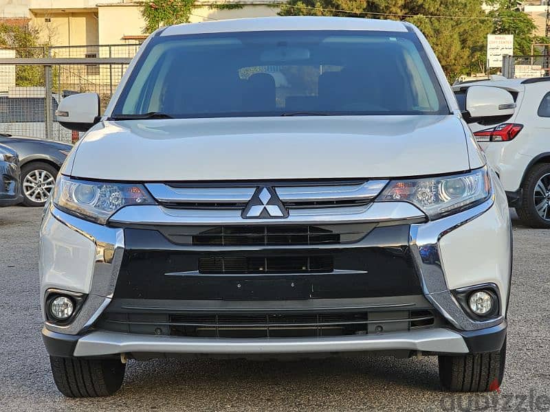 Mitsubishi outlander 7 seaters ميتسوبيتشي اوتلاندر ٧ركاب 0