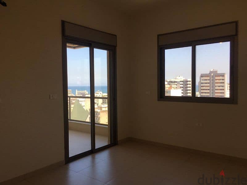 200m2 apartment with sea & mountain view for sale in Zalka 2