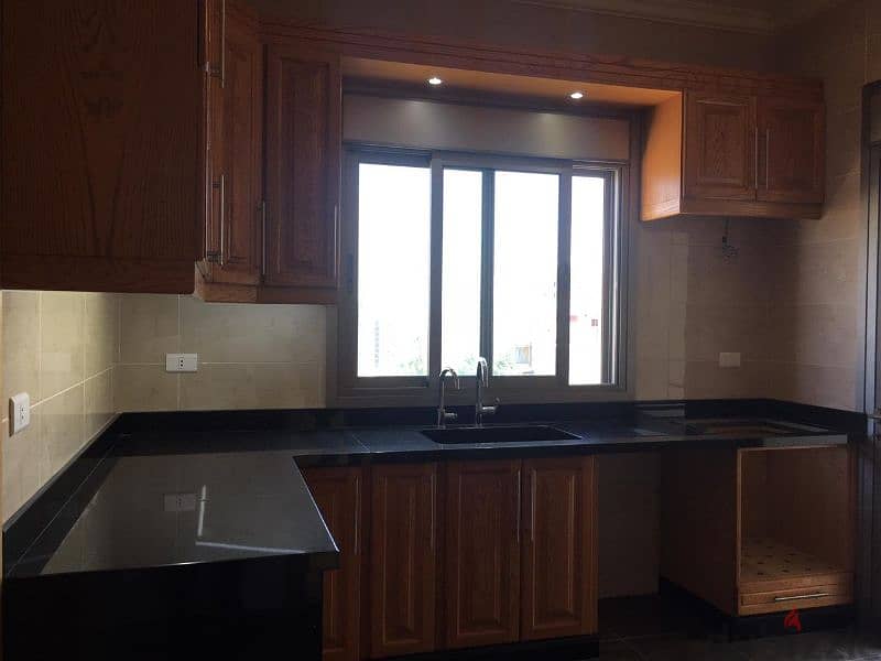 200m2 apartment with sea & mountain view for sale in Zalka 4