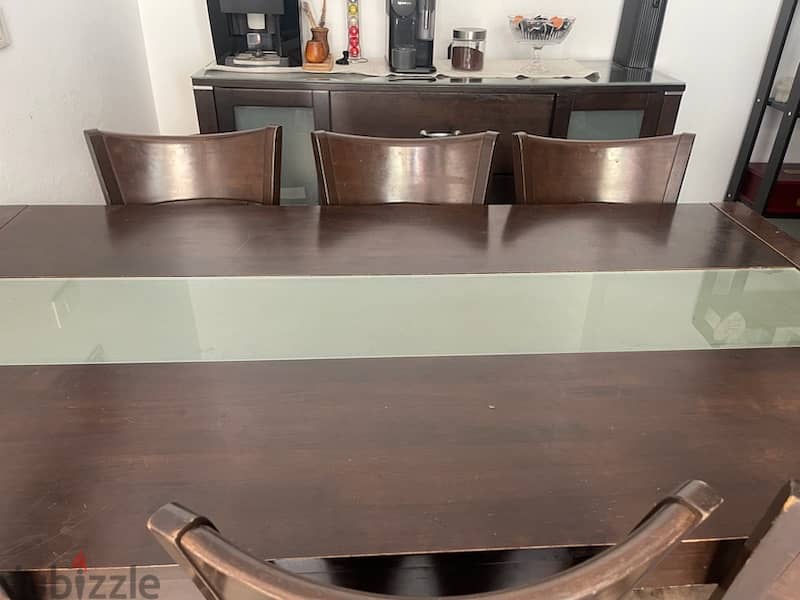 Dining table+ 6 chairs+ dressoir + mirror 1