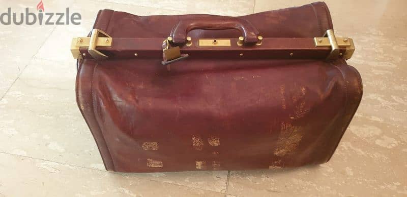 price  reduced antique hand made bag quen leather 2