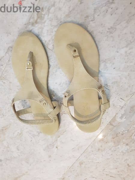 beige sandales size 40 2