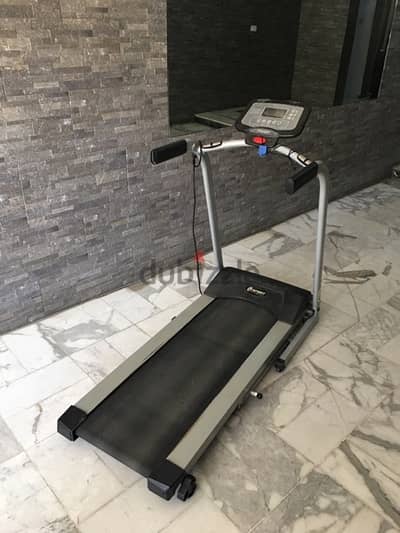 treadmill like new heavy duty very good quality