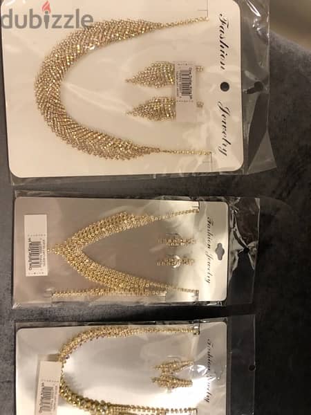 accesories set, necklace, earings , gold color 19