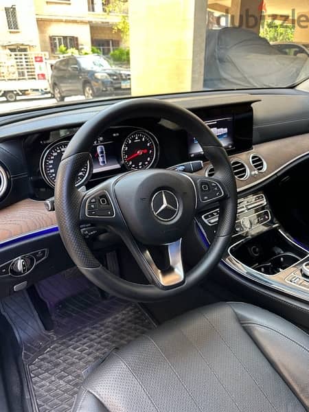 Mercedes E 200 2017 black on black (company source-46000 km) 8