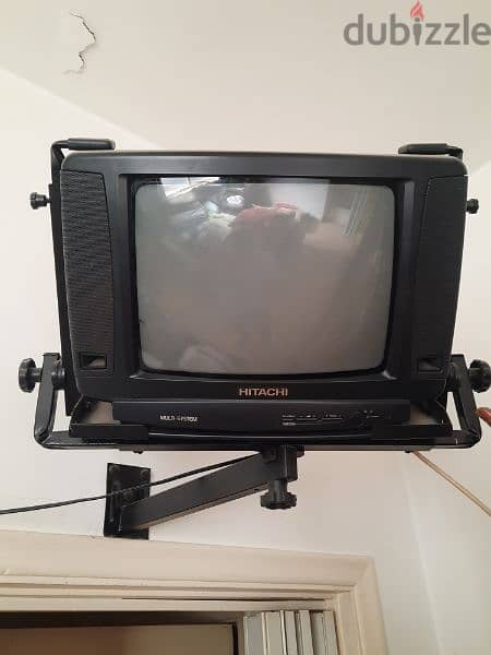 2 Hitachi TV + Stand 0