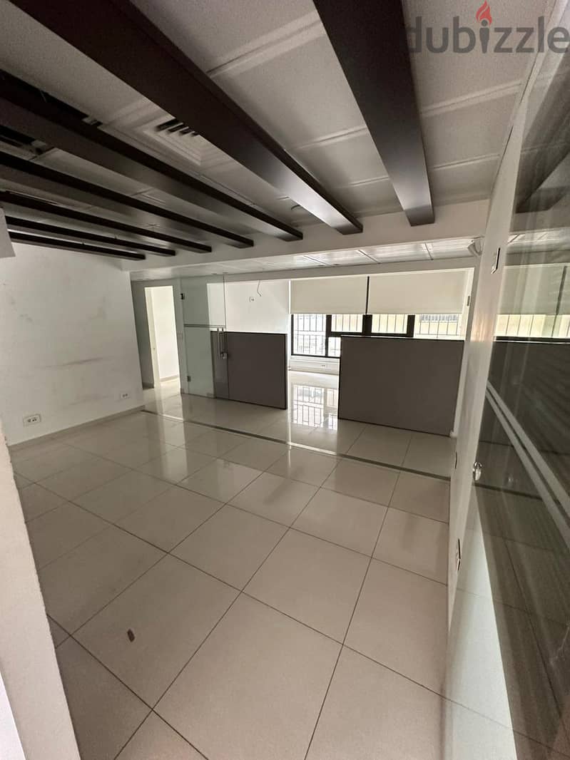 Office with Balcony for Rent in Badaro, Beirut - 240M2 4