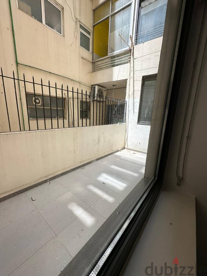 Office with Balcony for Rent in Badaro, Beirut - 240M2 5
