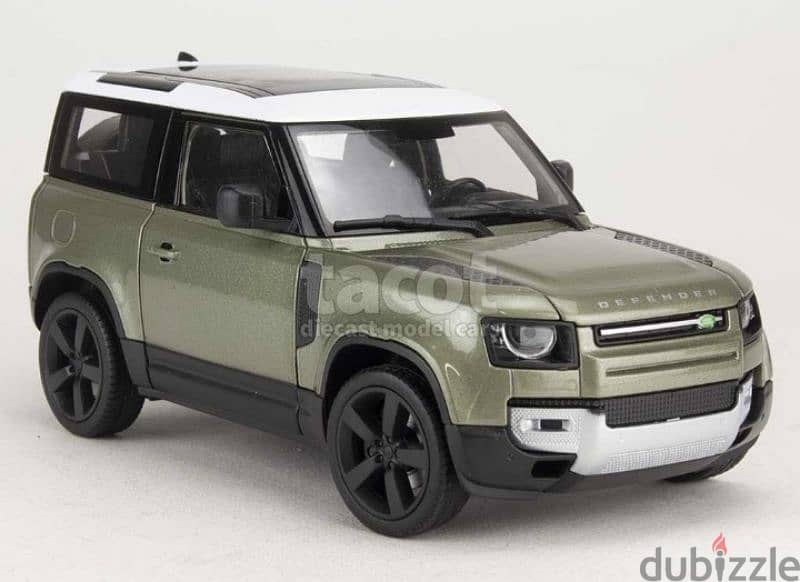 Land Rover Defender 2020 diecast car model 1:24. 3