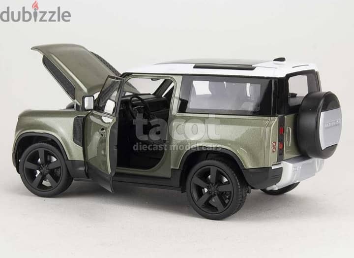 Land Rover Defender 2020 diecast car model 1:24. 5