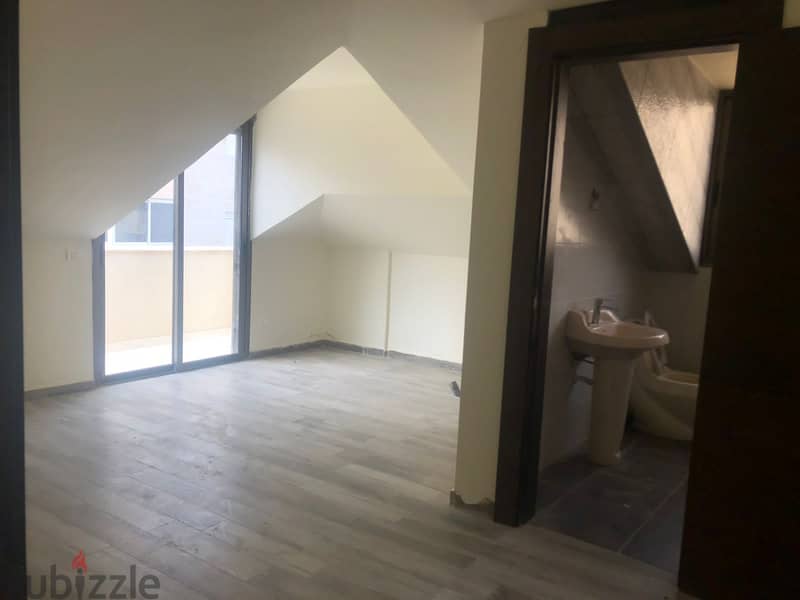 Mountain view Duplex Apartement for Sale in Mansourieh - 280M2 10