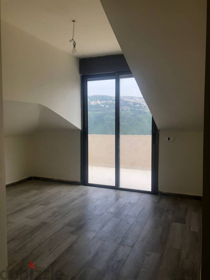 Mountain view Duplex Apartement for Sale in Mansourieh - 280M2 11