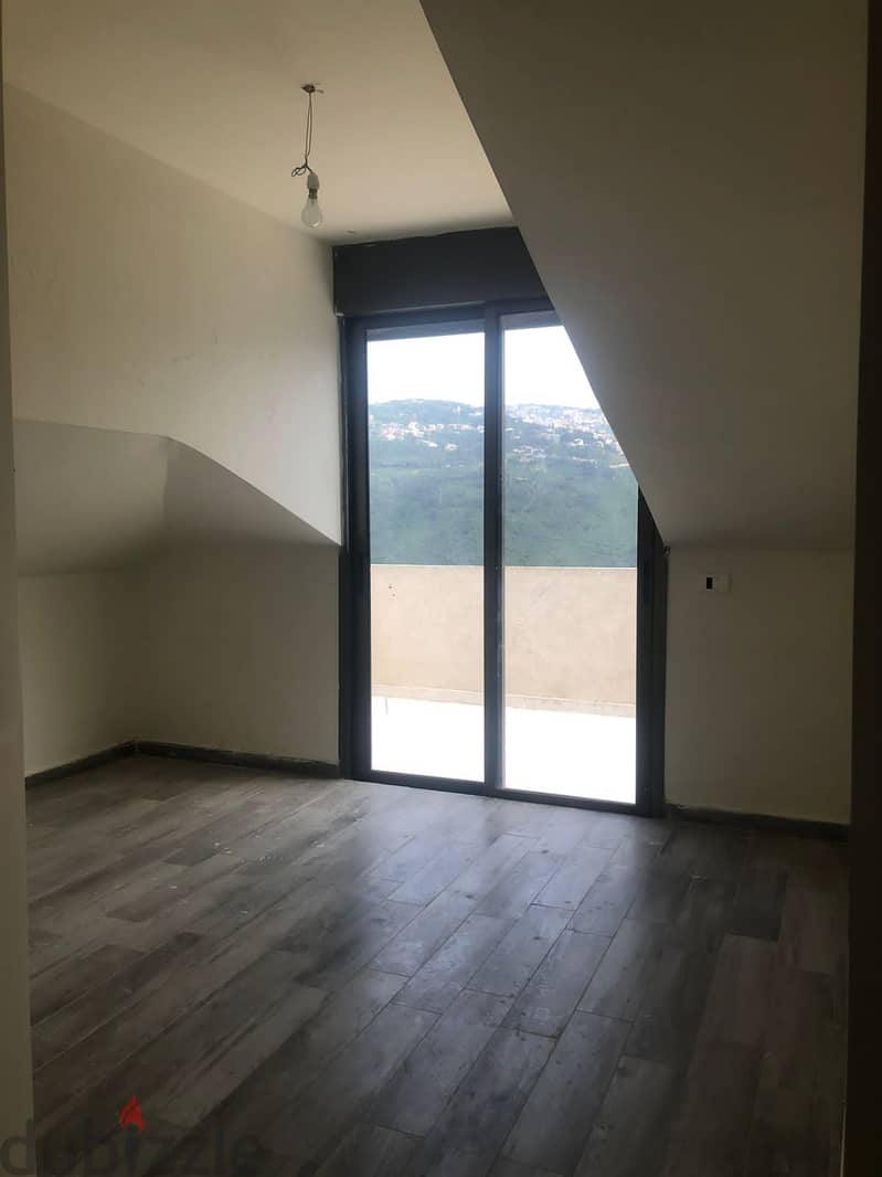 Mountain view Duplex Apartement for Sale in Mansourieh - 280M2 14