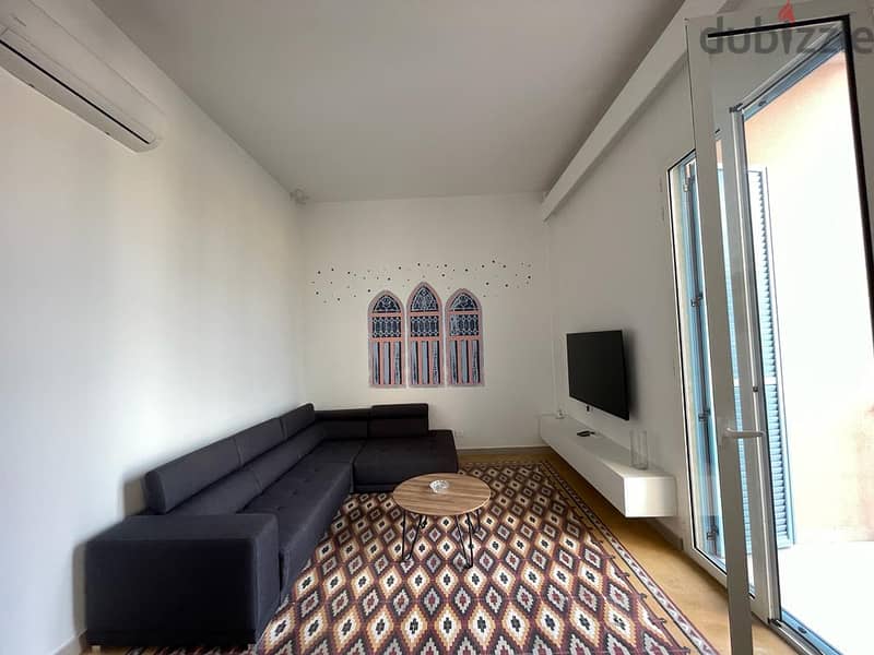 Apartment with Balcony for Sale in Achrafieh, Sioufy - 160M2 4