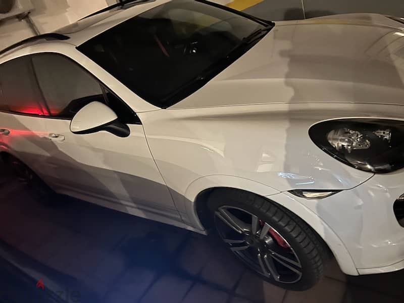 CAYENNE GTS Full Option (85,000KM only) Sport Package 3