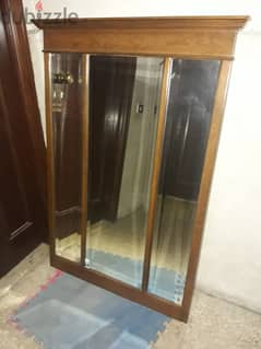 Entry way table with mirror (Cofre)