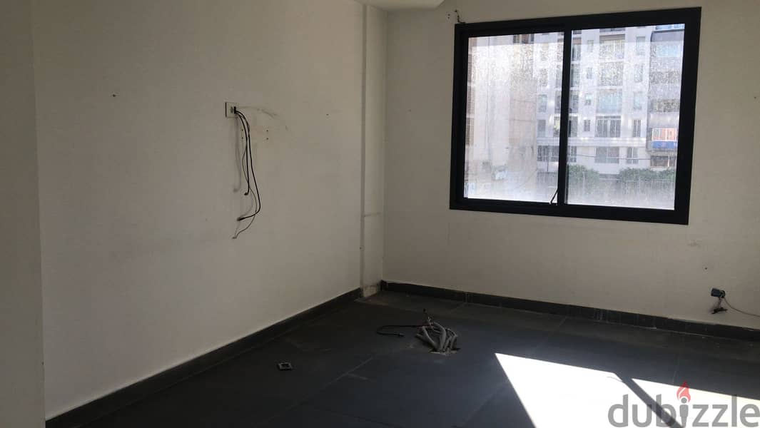 L10596- A 5-Room Office For Rent in Saifi 4