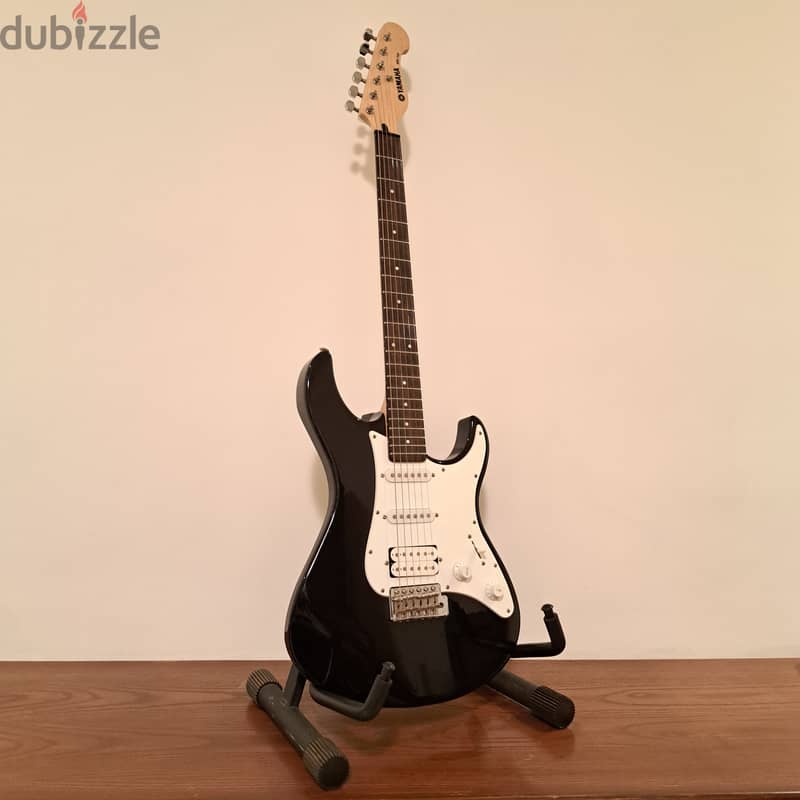 Yamaha EG112 electric guitar 3