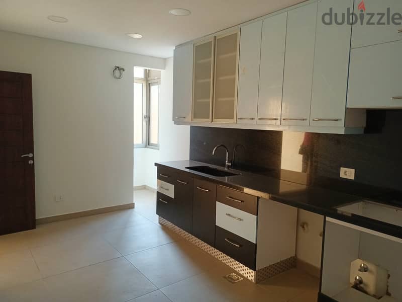 138 m2 apartment for sale in Hamra شقة للبيع بالحمرا 1