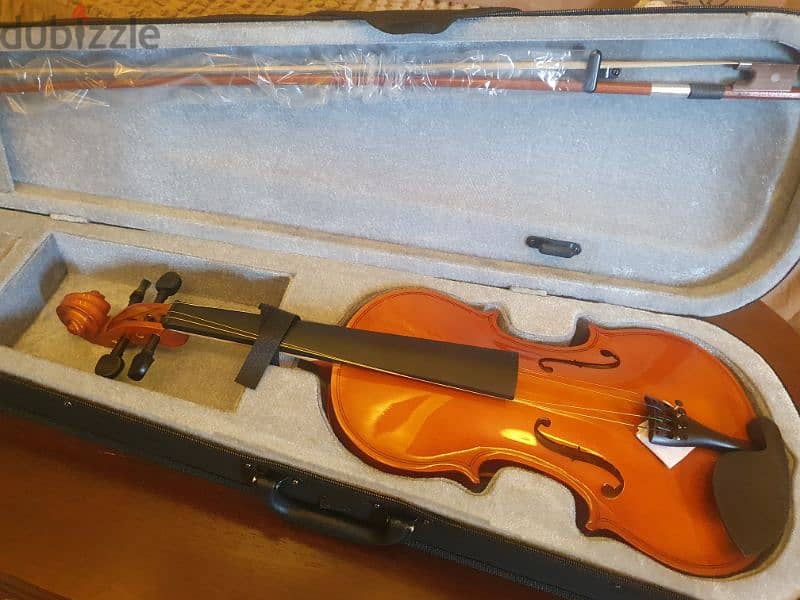 new violin 4/4 in box 1