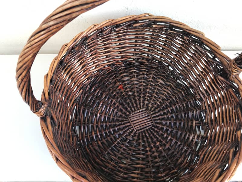 Beautiful   Huge  Basket 1