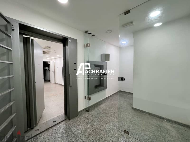 340 Sqm - Showroom For Rent In Achrafieh 13