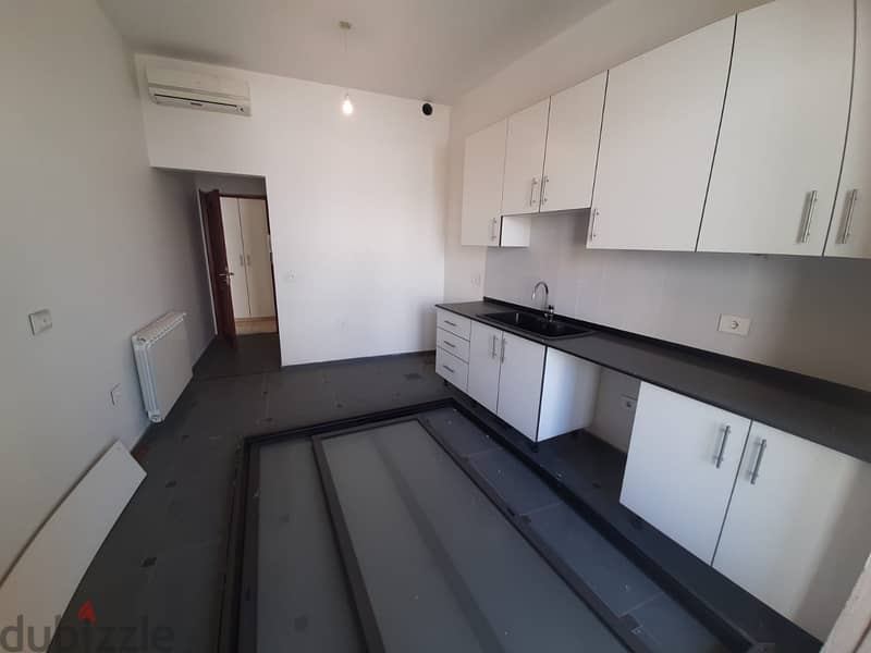 3 bedrooms apartment for sale in Achrafieh - شقة للبيع في الاشرفية 1