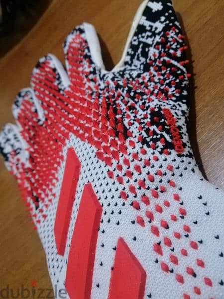 Predator Goalkeeper gloves 4