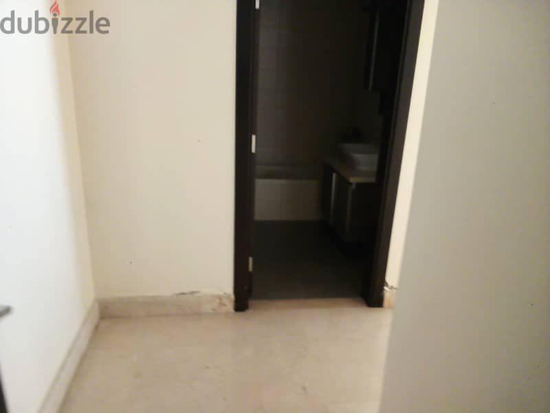 220 Sqm | Apartment For Sale In Jnah | Calm Area 8