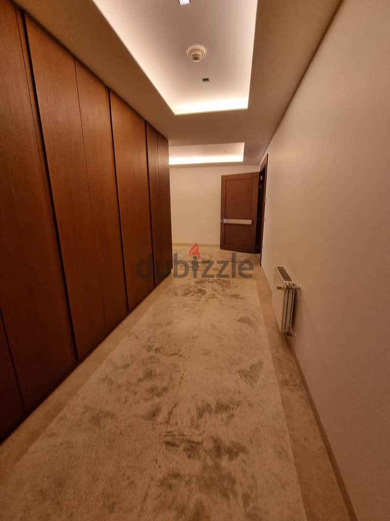 High-End In Downtown Prime With Gym & Pool (450Sq) 3 Bedrooms (BT-749) 6