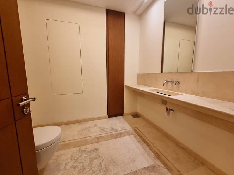 High-End In Downtown Prime With Gym & Pool (450Sq) 3 Bedrooms (BT-749) 8