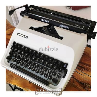 ADLER Junior 12 Arabic Typewriter / dactylo  آلة كاتبة / دكتيلو عربي