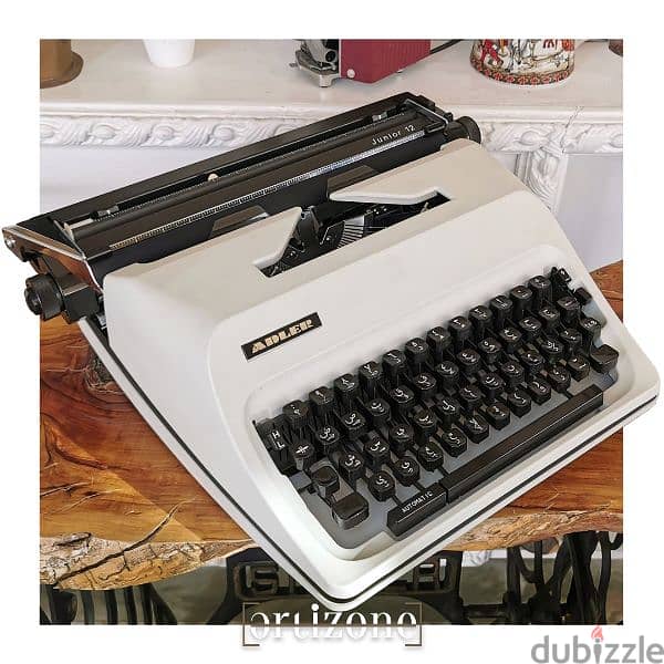 ADLER Junior 12 Arabic Typewriter / dactylo 
آلة كاتبة / دكتيلو عربي 1