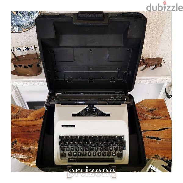 ADLER Junior 12 Arabic Typewriter / dactylo 
آلة كاتبة / دكتيلو عربي 3
