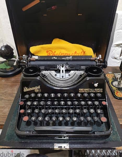 Rheinmetall Portable Typewriter / dactylo
 آلة كاتبة / دكتيلو 3