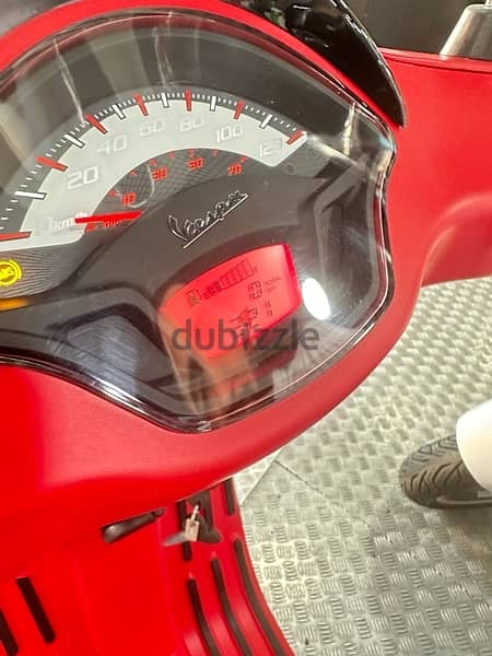 Vespa- SXL Brand New 0 Km- Special Edition with Helmet red Matt 1